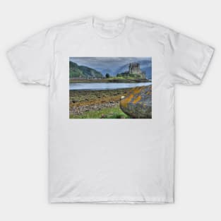 Eilean Donan Castle  198, the Highlands, Scotland T-Shirt